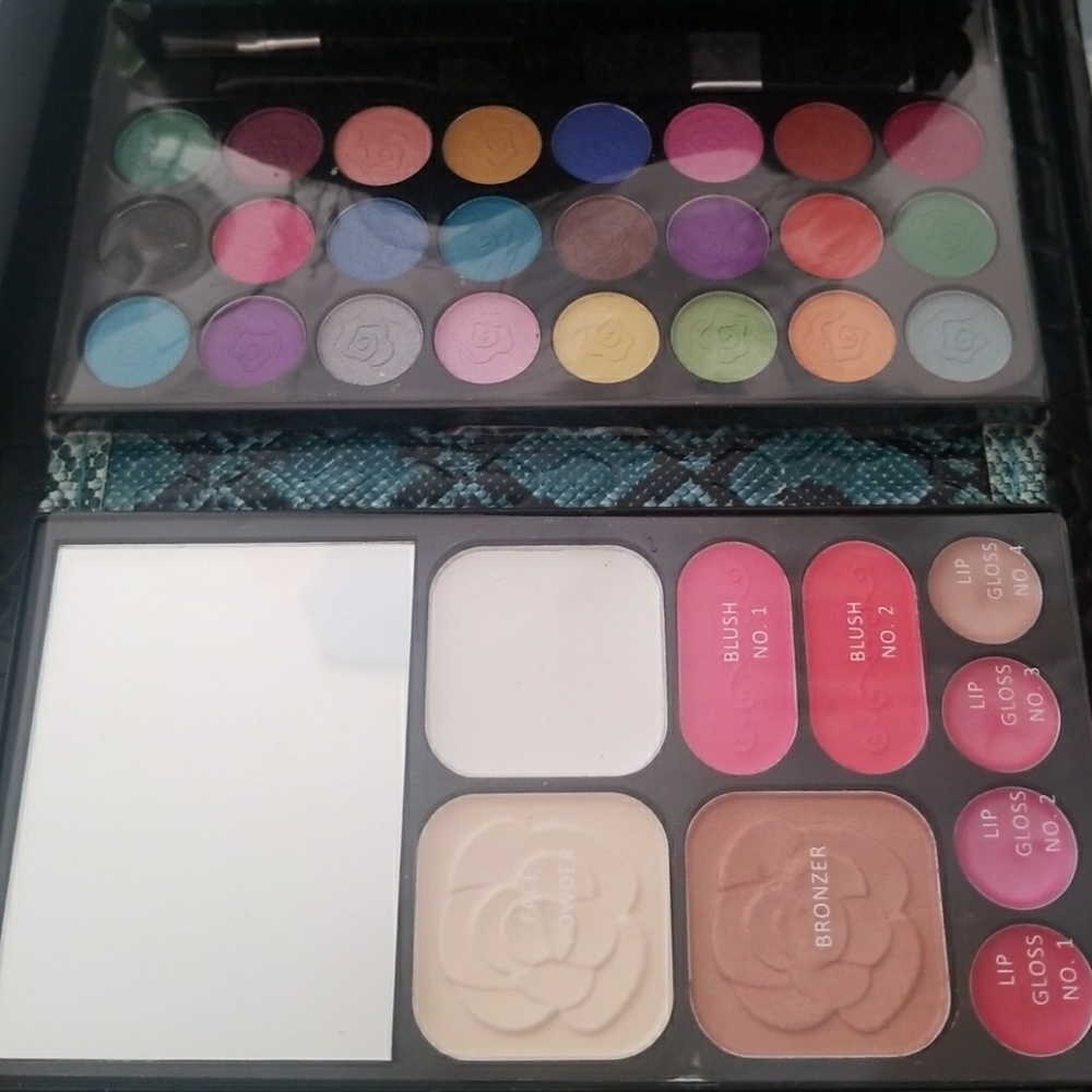 😍😍Makeup Sets! 😍😍